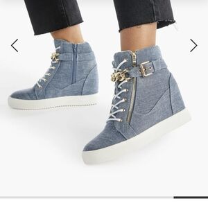 NWT Shoedazzle Aleale Wedge Sneakers